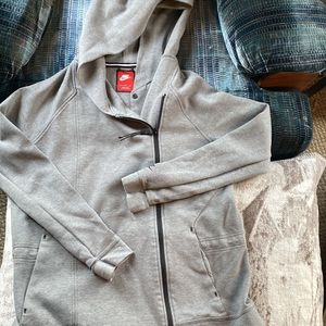 New without tags Nike L women’s hoodie yoga grey workout shirt
